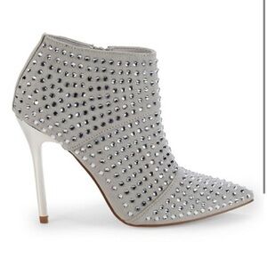 Steve Madden Elegant Silver Studded Ankle Boots